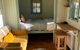 Sunset Snug Shepherd Hut